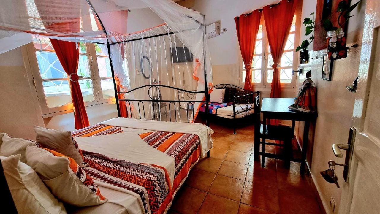 Chez Coumbis Bed & Breakfast Goree Exterior photo